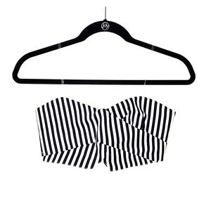 Lulu’s Strapless Crop Top